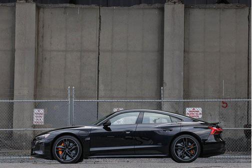 2022 Audi RS e-tron GT quattro