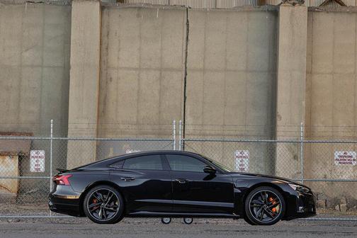 2022 Audi RS e-tron GT quattro