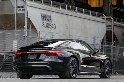 2022 Audi RS e-tron GT quattro