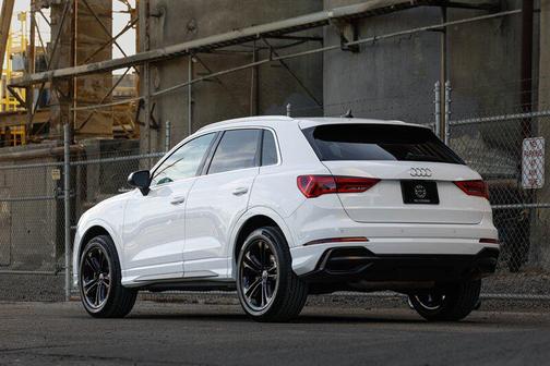 2022 Audi Q3 45 S line Premium