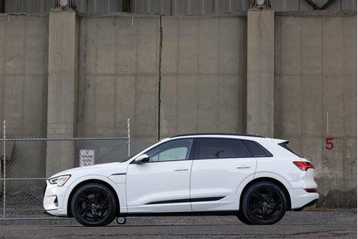 2021 Audi e-tron Premium