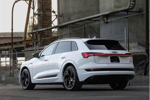 2021 Audi e-tron Premium