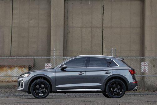 2022 Audi Q5 45 S line Premium Plus