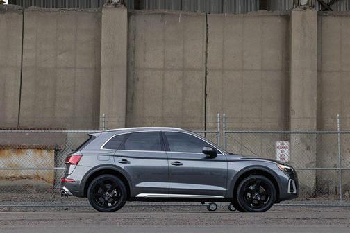 2022 Audi Q5 45 S line Premium Plus