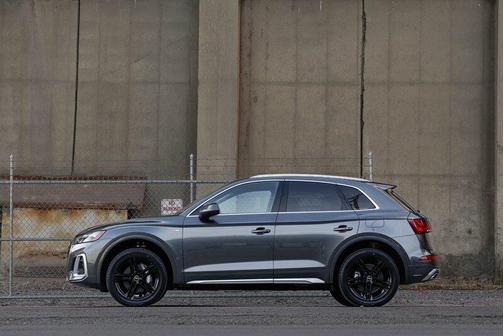 2022 Audi Q5 e 55 S line Premium Plus