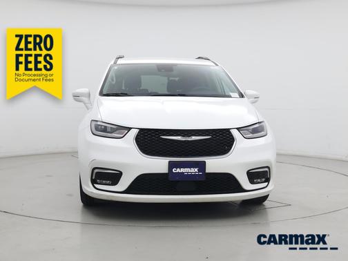 White 2022 Chrysler Pacifica Touring L