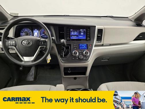 2018 Toyota Sienna LE