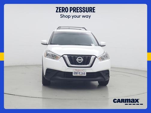 White 2019 Nissan Kicks SV