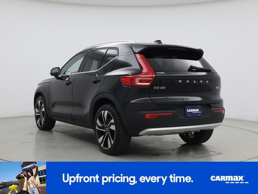 2025 Volvo XC40 B5 Plus Bright Theme