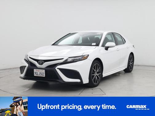 White 2023 Toyota Camry SE