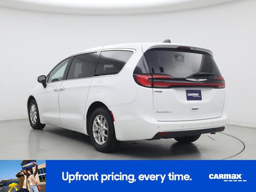 White 2023 Chrysler Pacifica Touring L