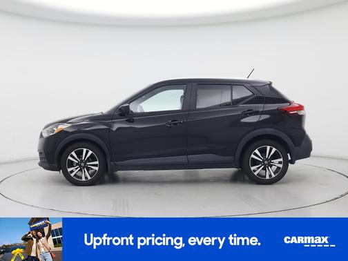 Black 2020 Nissan Kicks SV