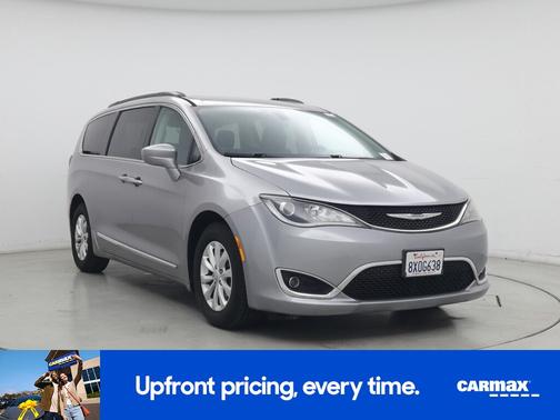 Gray 2017 Chrysler Pacifica Touring L