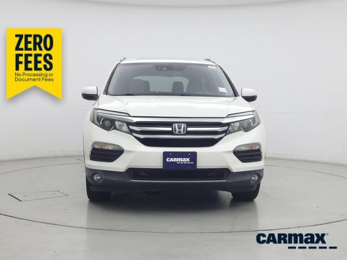 White 2017 Honda Pilot Elite