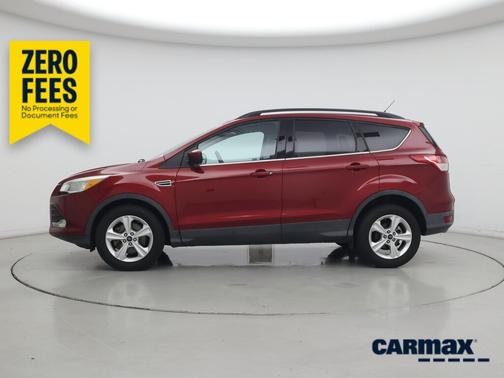 Red 2014 Ford Escape SE
