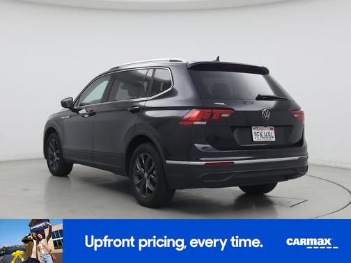 Black 2023 Volkswagen Tiguan SE