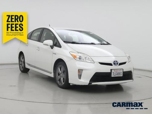 White 2015 Toyota Prius Persona Series