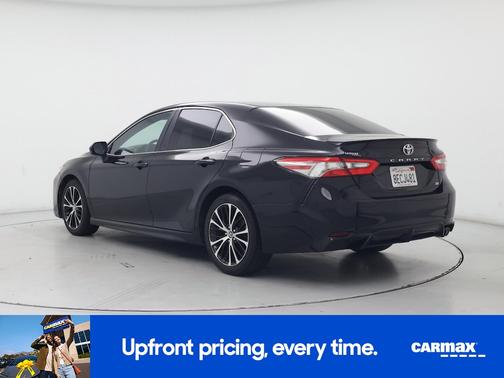 Black 2018 Toyota Camry SE