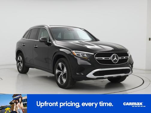 Black 2024 Mercedes-Benz GLC 300