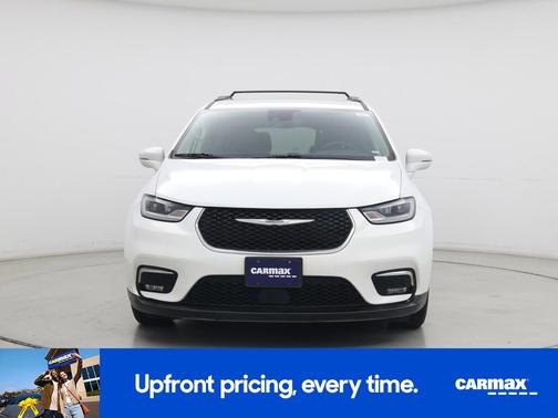 White 2022 Chrysler Pacifica Touring L