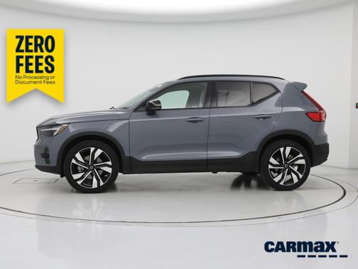 Gray 2023 Volvo XC40 B5 Plus Dark Theme