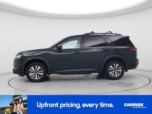 Green 2023 Nissan Pathfinder SL
