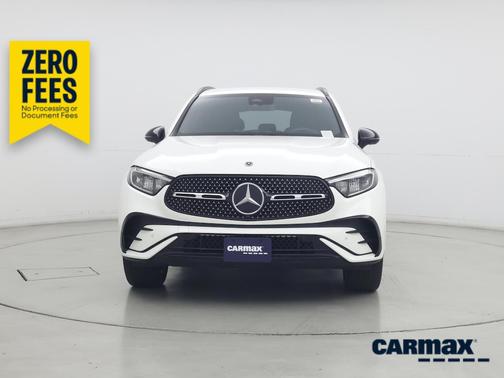 White 2024 Mercedes-Benz GLC 300