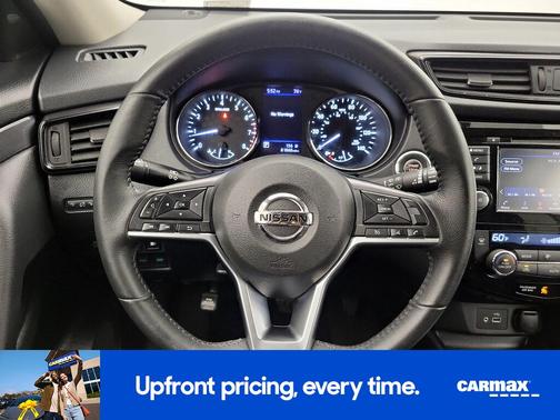 White 2018 Nissan Rogue SV