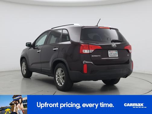 Red 2014 Kia Sorento LX