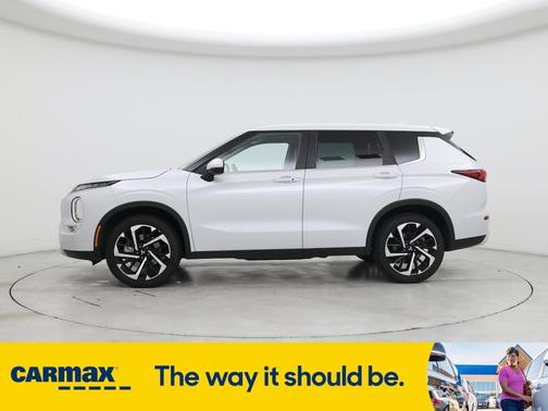 2023 Mitsubishi Outlander SE