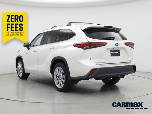 White 2021 Toyota Highlander Hybrid Limited