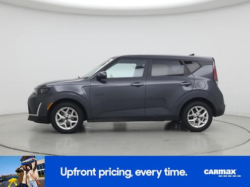 Gray 2023 Kia Soul LX