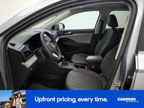 Silver 2022 Volkswagen Taos SE