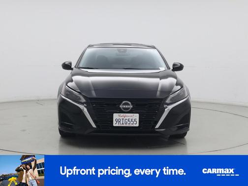 Black 2024 Nissan Altima SV