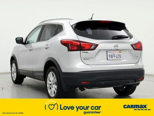 Photo 2 of 25 of 2018 Nissan Rogue Sport SV