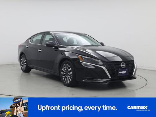 Black 2025 Nissan Altima SV