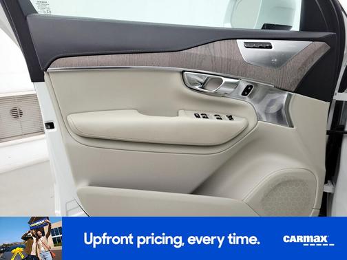 White 2022 Volvo XC90 Recharge Plug-In Hybrid T8 Inscription