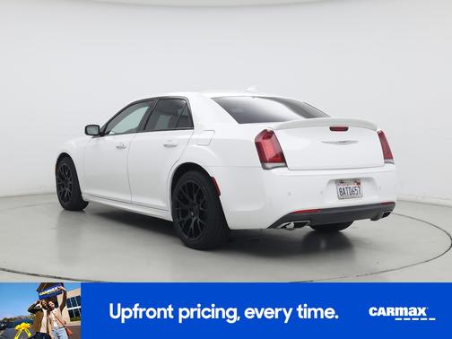 White 2018 Chrysler 300 S