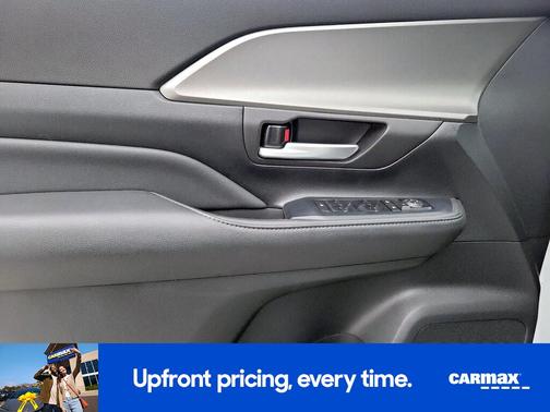 White 2024 Toyota Grand Highlander XLE