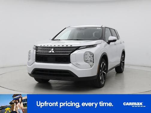 2022 Mitsubishi Outlander ES