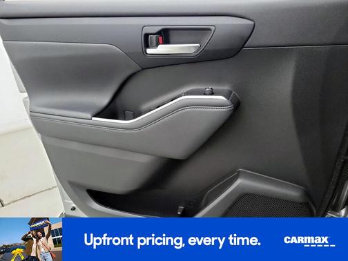 Silver 2023 Toyota Highlander XLE