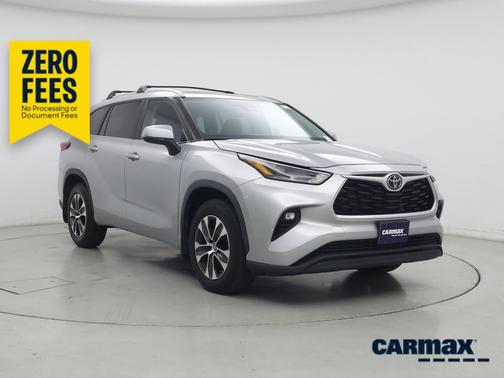 Silver 2023 Toyota Highlander XLE