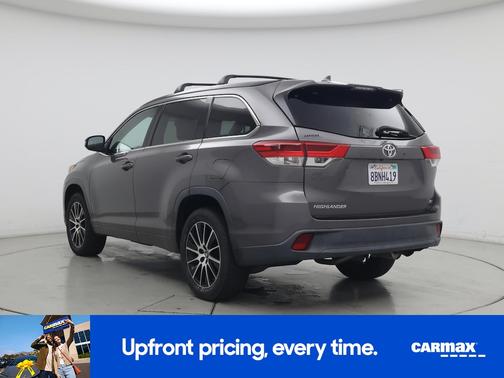 Gray 2017 Toyota Highlander SE