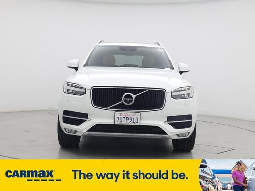 2017 Volvo XC90 T6 Momentum