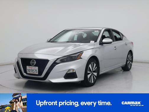 Silver 2022 Nissan Altima SV