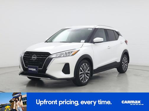 White 2022 Nissan Kicks SV