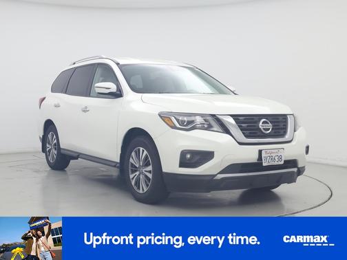 2020 Nissan Pathfinder SV