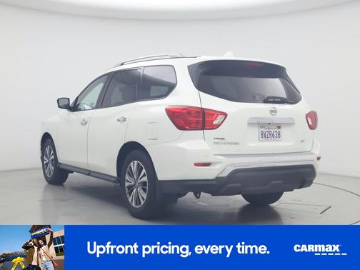 2020 Nissan Pathfinder SV