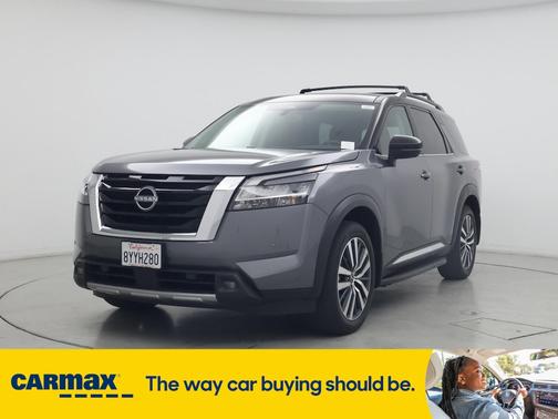 2022 Nissan Pathfinder Platinum