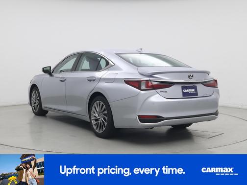 Silver 2024 Lexus ES 300h Luxury